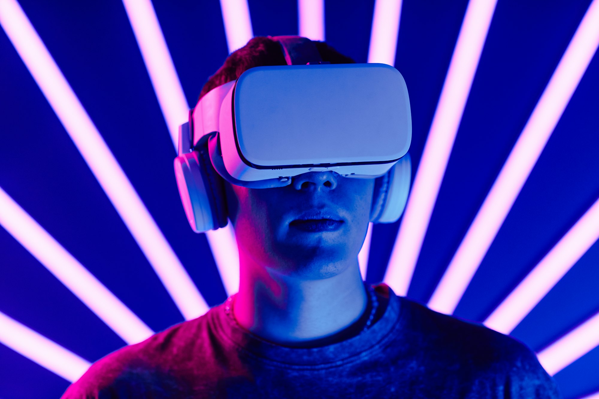 Virtual Reality in Neon